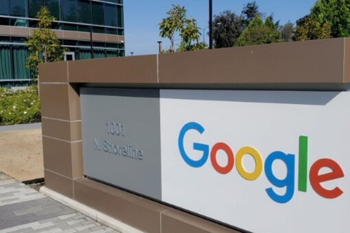 FILE PHOTO: A sign is pictured outside a Google office near the company's headquarters in Mountain View, California, U.S., May 8, 2019. REUTERS/Paresh Dave/File Photo

