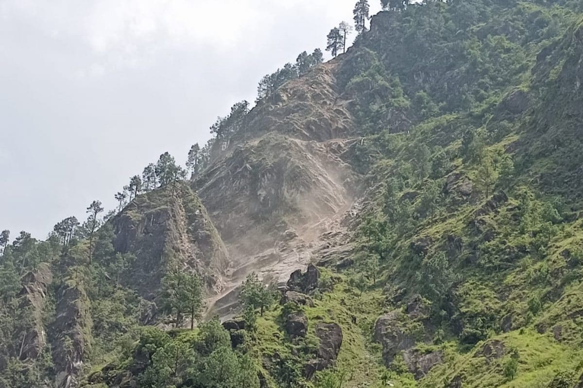 Kinnaur Landslide LIVE Updates: Bus, Truck Among 4 Vehicles Trapped Near Himachal's Nugulsari; Casualties Feared, ITBP at Site