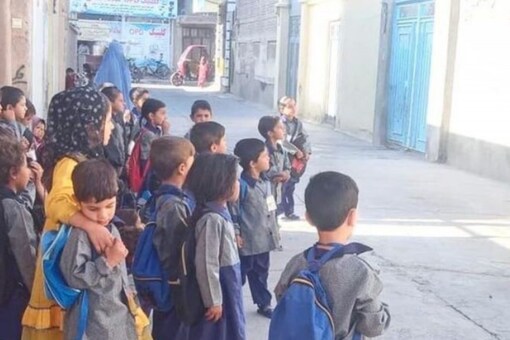 Afghan children show up to a school that was closed due to security issues. (Credits: Instagram/@mazzhakim)