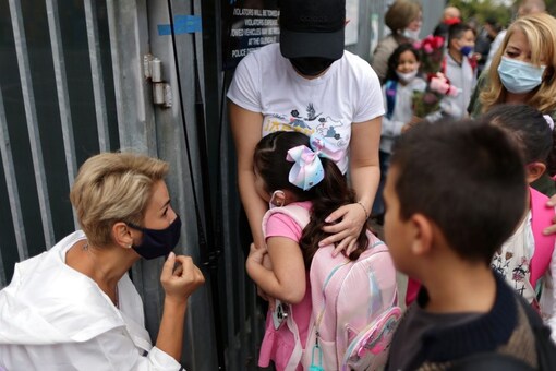 Students going to school in US REUTERS/Lucy Nicholson)
