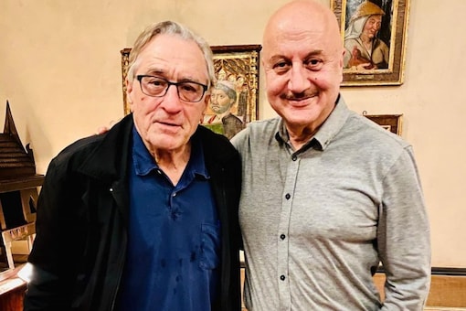 A throwback photo of Anupam Kher and Robert De Niro A throwback photo of Anupam Kher and Robert De Niro