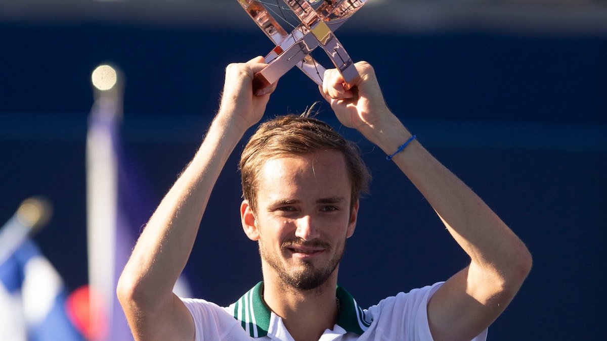 Daniil Medvedev Dominates Reilly Opelka to Win ATP Toronto Masters