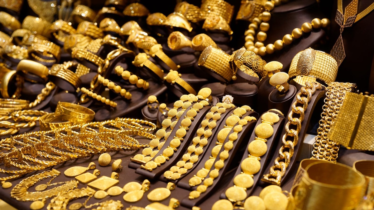 Gold Price Today Falls Sharply; Rs 9,300 Down from Record High; Silver  Drops. Buy or Sell? - News18