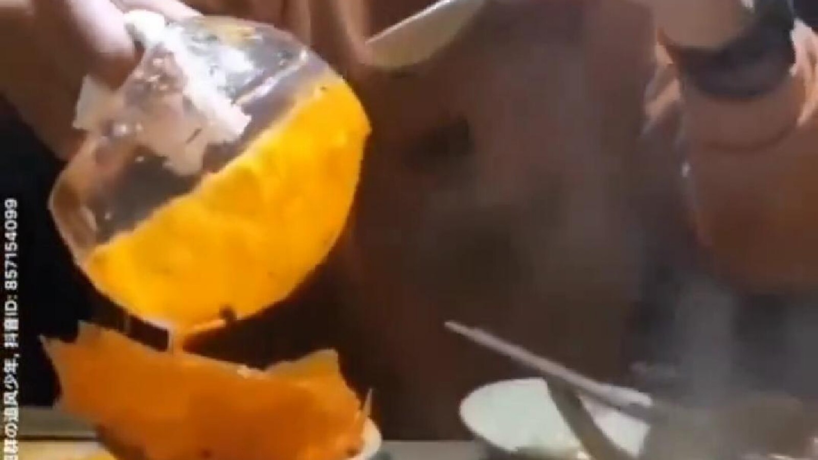 Viral Food Hack to Remove Oil from Curry Using Ice Triggers Twitter Debate