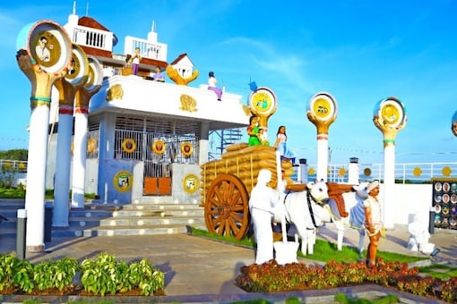 Madhusudhan Reddy erected a statue of the chief minister, as well as small monuments for government schemes. (Twitter/@BiyyapuMadhu)