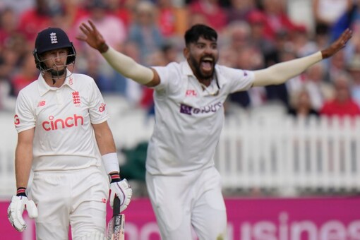 India Vs England Joe Root Defiant But India Hold Slight Edge After See Saw Second Day