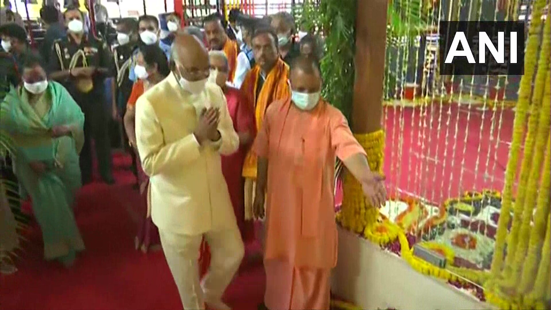 President Kovind Offers Prayers To Ram Lalla, Plants Sapling During ...