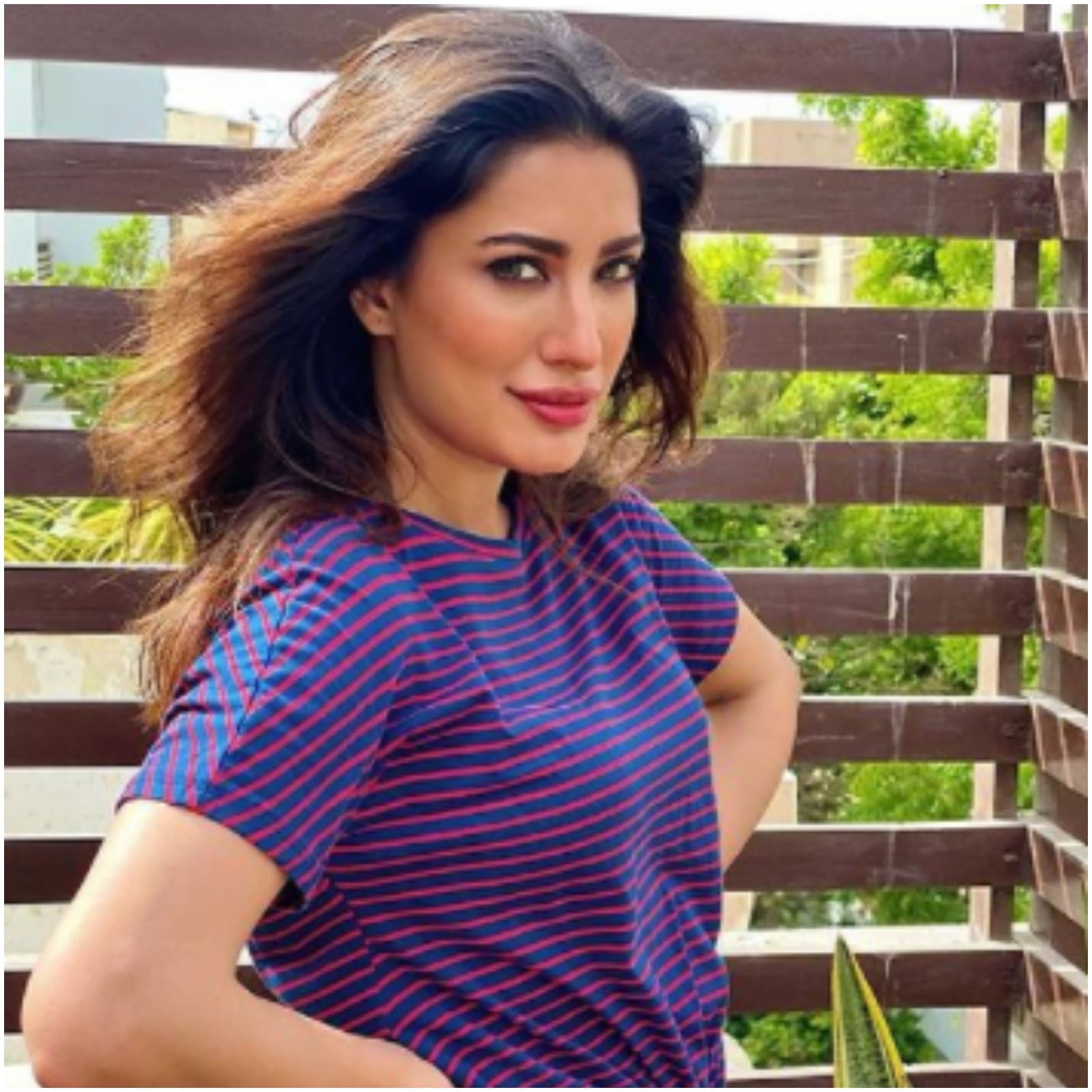 Mehwish Hayat X Videos - Pakistani Actress Mehwish Hayat's Independence Day Post Goes Viral After  Netizens Comment on Her Bra - News18