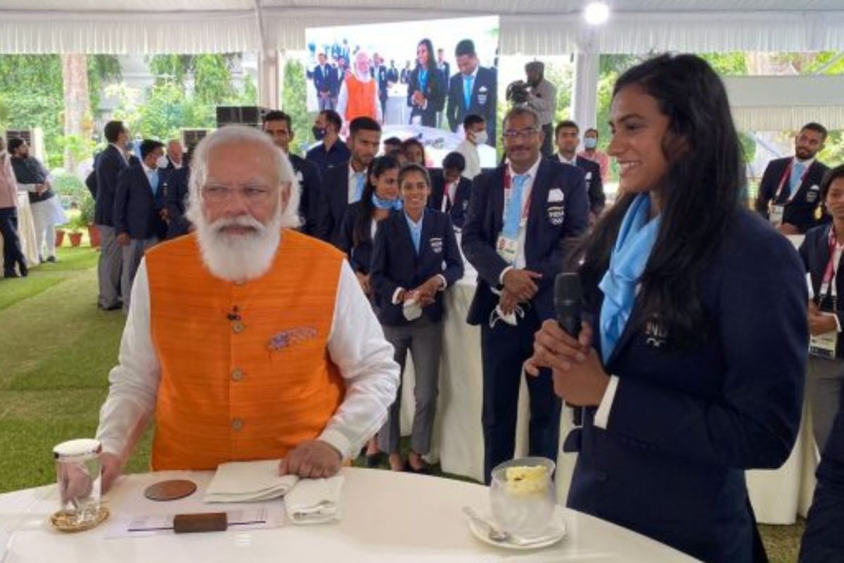 PM Modi Fulfills His Promise of Ice Cream with PV Sindhu