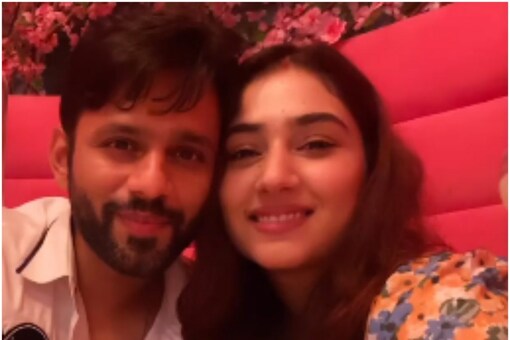 Disha Parmar shared a video which featured Rahul Vaidya jamming to the popular song 'Tera Hone Laga Hoon' 