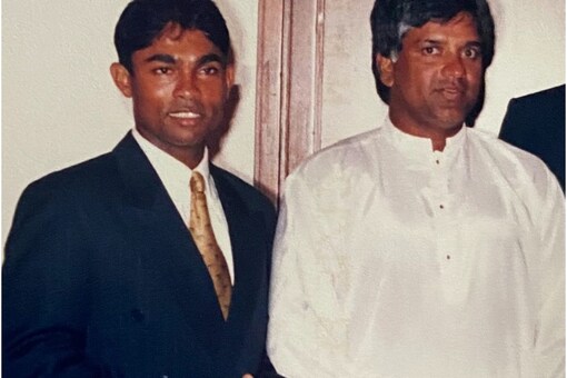 Arjuna Ranatunga had tweeted this pic on 24 November, 2020 to wish Romesh Kaluwitharana on his birthday. (Image: Twitter@ArjunaRanatunga)
