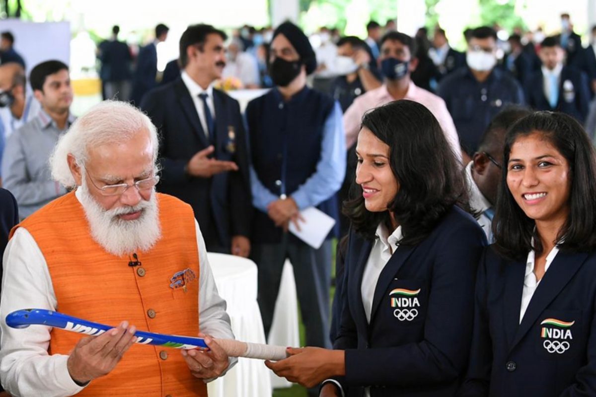 EXCLUSIVE - PM Modi Shares Light-hearted Moments with Olympians Who Came  Bearing Gifts for Him