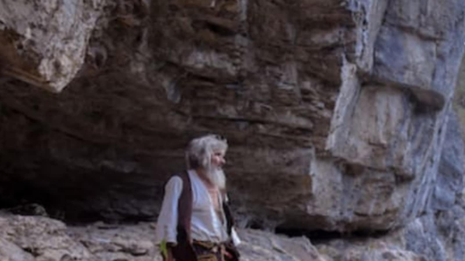 Read more about the article Serbian Cave Hermit Emerges After 20-Years, Takes Covid-19 Vaccine First