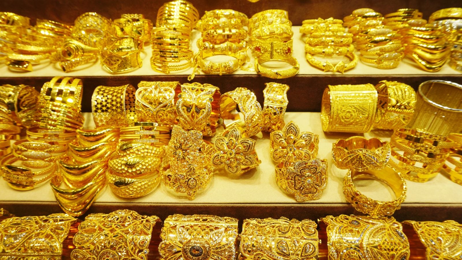 Цена золота держава. Золотое Rich. Asharphi Gold Price in India. Azerbaijanian Gold Price. Rich Gold.