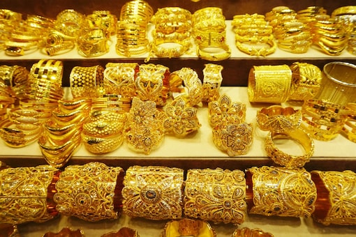Gold Price Today Drops Sharply; Over Rs 9,300 Down from Record High ahead  of Festivals