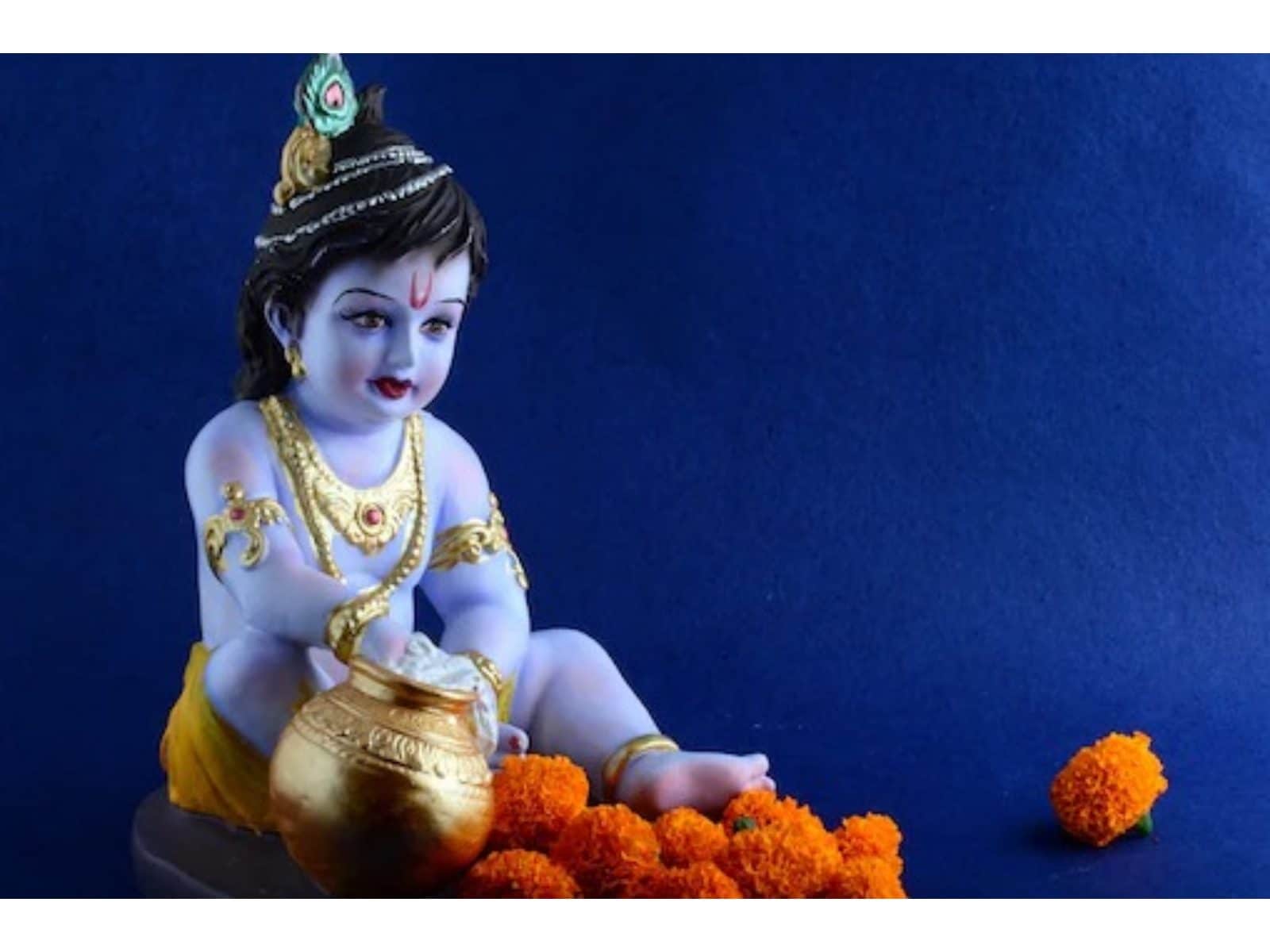 Janmashtami 2021: What One Should Offer to Lord Krishna As Per Their Zodiac  Sign