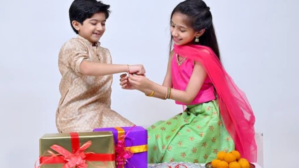 Raksha Bandhan 2021: Choose Rakhi Colour According to Your Brother’s Zodiac Sign