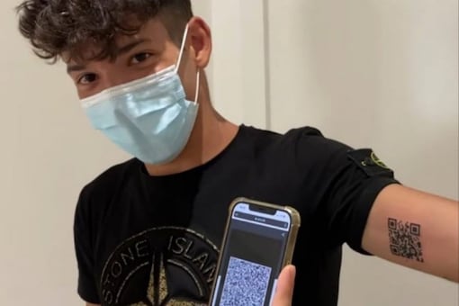 Colonnetta, who said he had received both doses of a coronavirus vaccine, said although he has received lots of attention on Instagram and TikTok, his parents were left a bit perplexed.  
(Image: Twitter @jeapam)