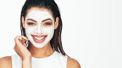 cashews as an ingredient, could get a glowing face and youthful skin.