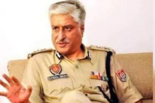 Sumedh Singh Saini had reached the bureau office at around eight o'clock in the night in connection with the investigation of the case and after questioning he was arrested.  (Image: News18 Punjab)