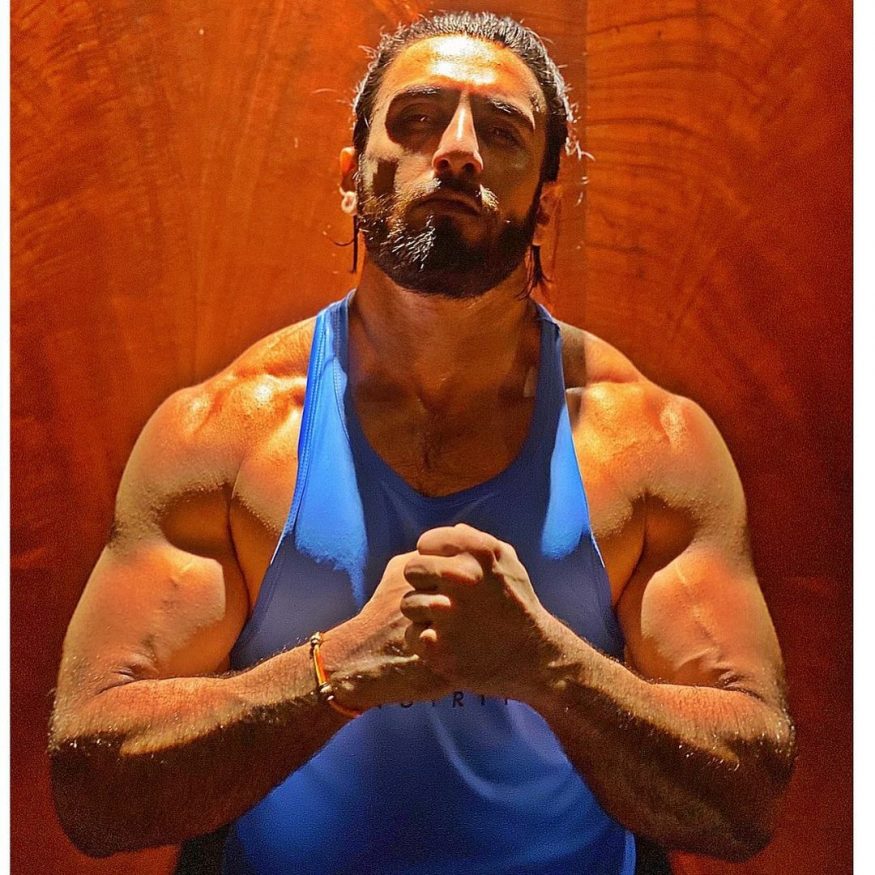 Ranveer Singh gives major fitness motivation flaunting his bulked