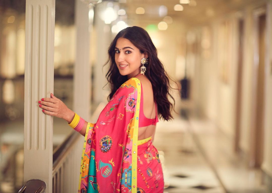  Sara Ali Khan looks her ethnic best in a quirky pink saree. (Image: Instagram)