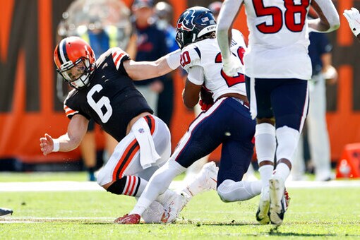 Tackle Nearly Costs Mayfield, Browns Coaches Urge Caution