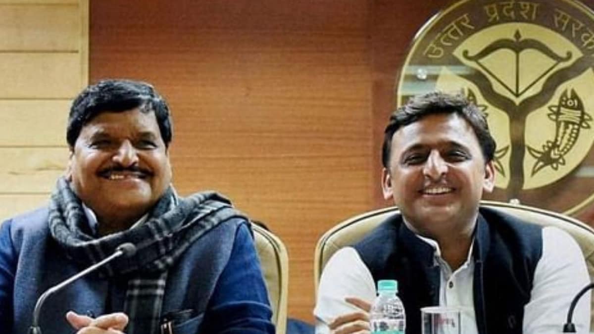 Ghar Wapsi: Akhilesh Yadav Says Will Give Full Respect to Chacha Shivpal, Confirms Alliance