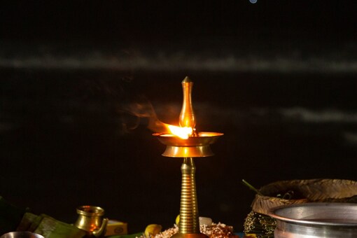 चतुर्दशी तिथि सुबह 7:38 बजे तक चलेगी जिसके बाद अमावस्या शुरू होगी।  (प्रतिनिधि छवि: शटरस्टॉक)