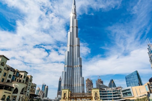 आज के समय में दुनिया की सबसे ऊंची इमारत या गगनचुंबी इमारत दुबई में स्थित बुर्ज खलीफा है।  (छवि: शटरस्टॉक)