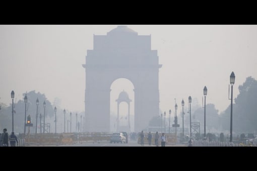 The chronic problem of air pollution leaves Delhi choking every winter. (Pic/Shutterstock)