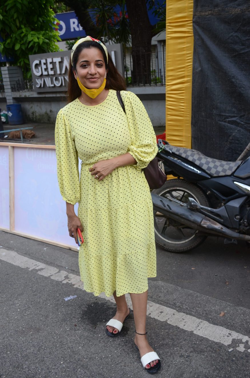 Monalisa seen out and about.