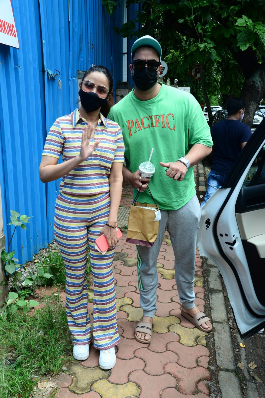 Jasmin Bhasin and Aly Goni seen on their way to the vaccination centre.