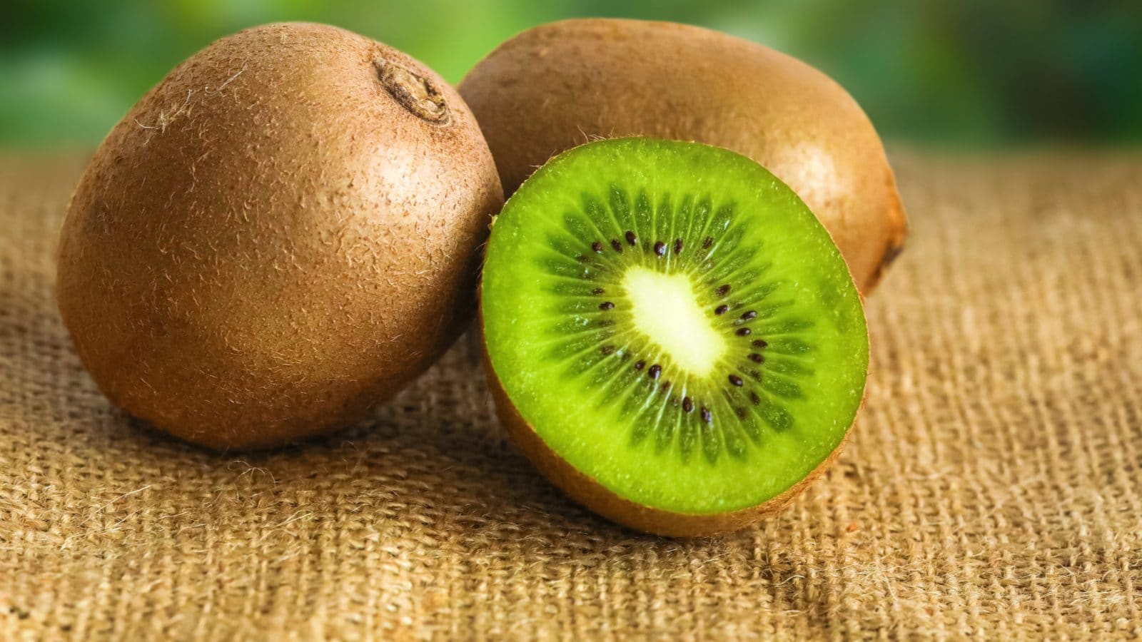 Adding Kiwi Fruit To Your Diet Has Many Benefits. Here's What You Need ...