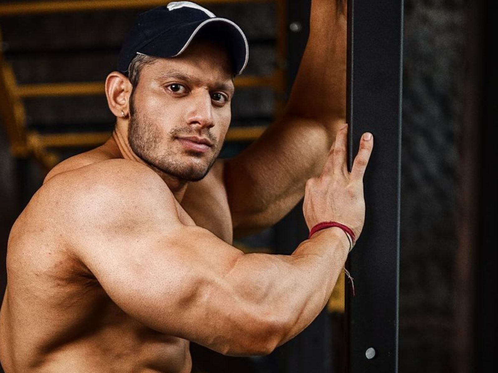 sharman-joshi-bodybuilding