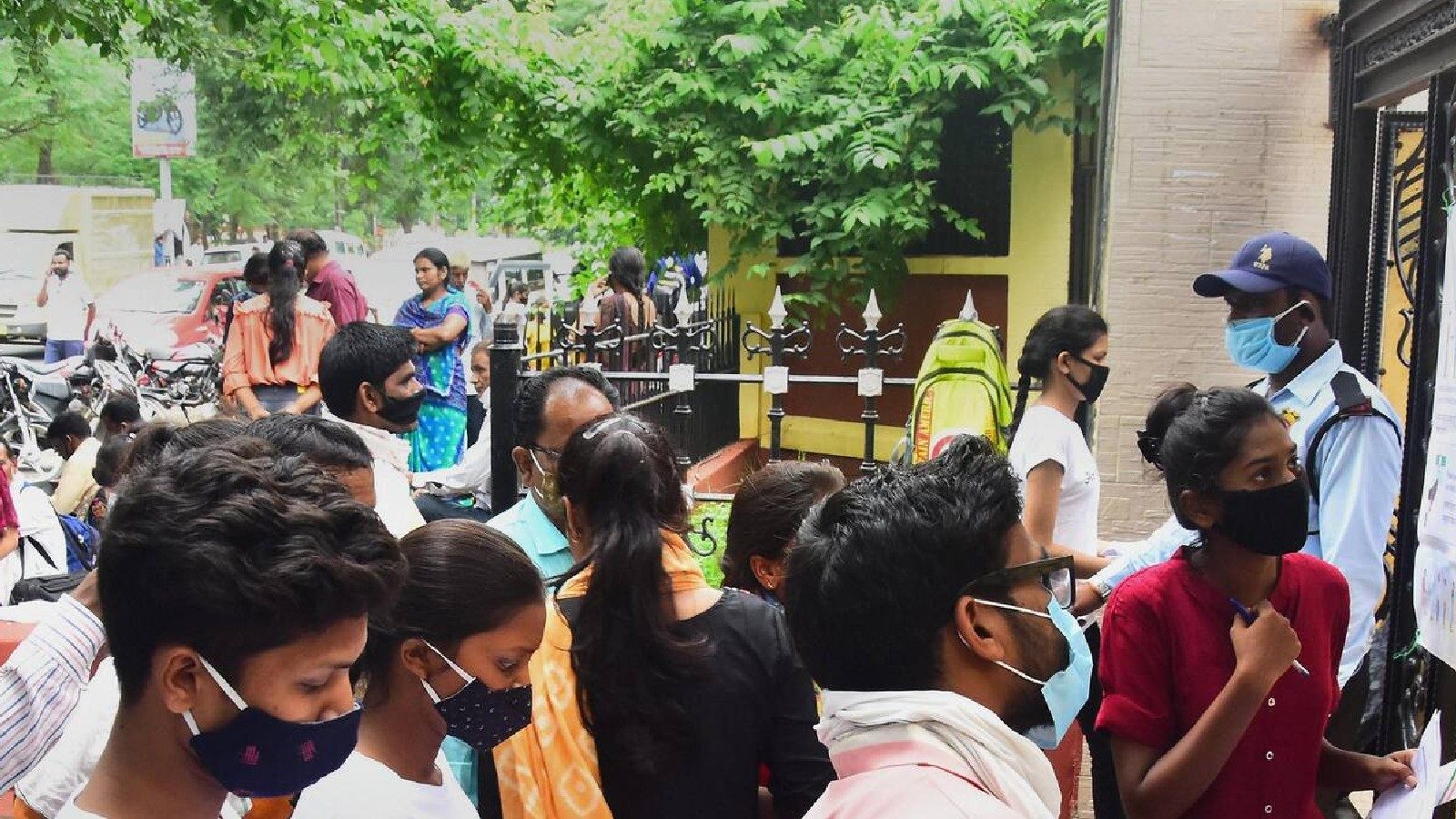 Twitter Says #BanNEET, Know Reasons Behind Demand for Cancellation of Medical Entrance