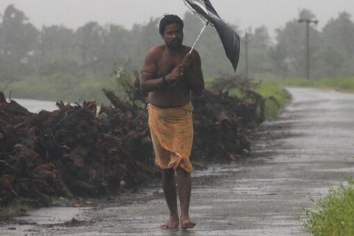 On the measures taken to prevent deaths due to lightning strikes, the government has signed an agreement with Earth Networks. (Image: REUTERS/Stringer (INDIA - Tags: DISASTER ENVIRONMENT) 