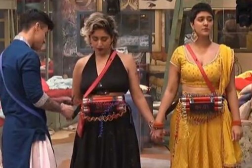 बिग बॉस ओटीटी प्रतियोगी प्रतीक सहजपाल, नेहा भसीन और मूस जट्टाना (एलआर)