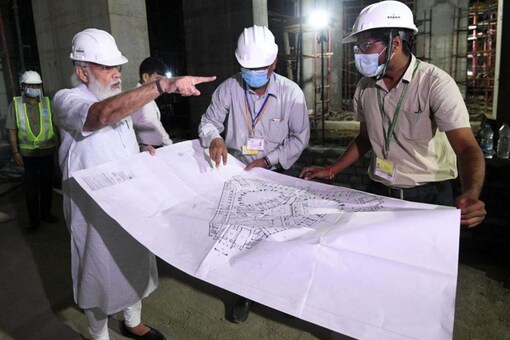 Pm Modi Makes Surprise Visit To Central Vista Site Inspects Parliament Building Construction