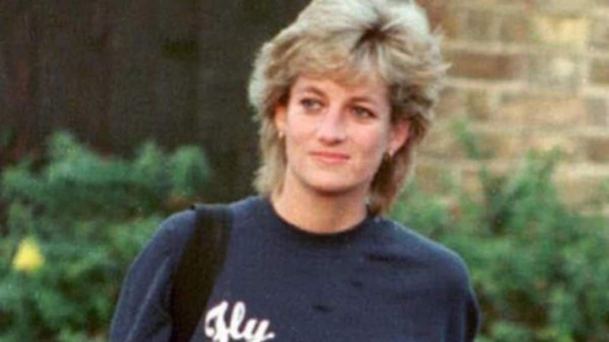 When Princess Diana Wore the Same Sweatshirt to Foil Paparazzi Pictures