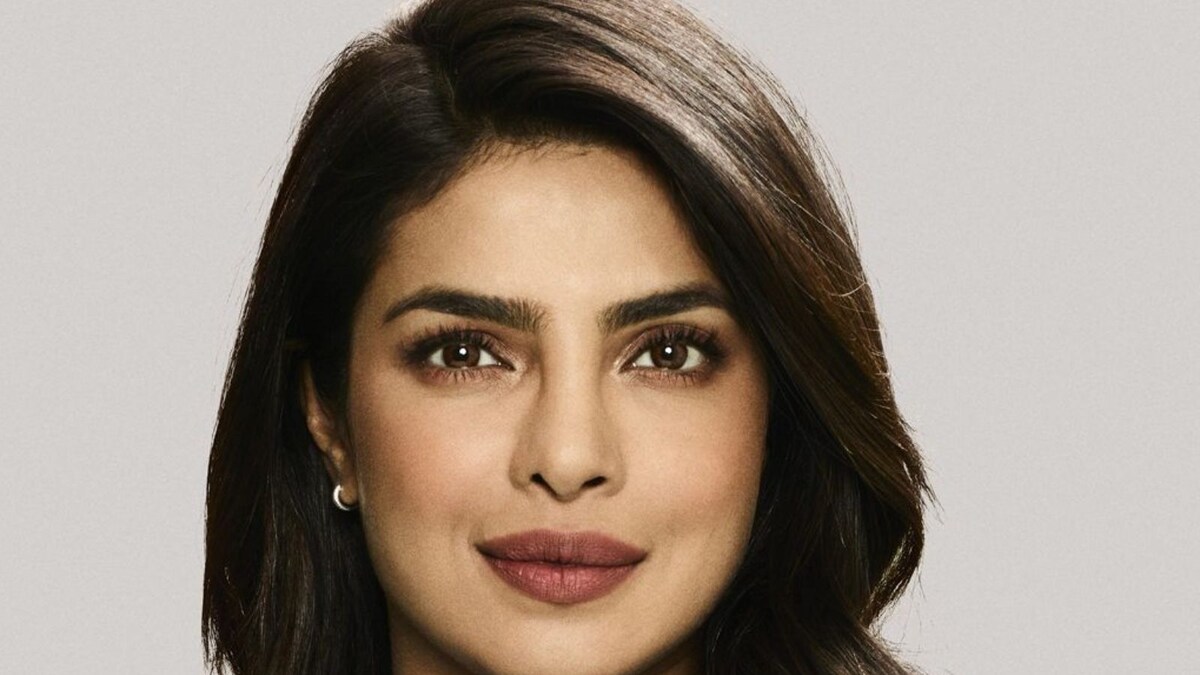 Priyanka Chopra Apologises For The Activist Controversy Im Sorry Many Were Disappointed News18