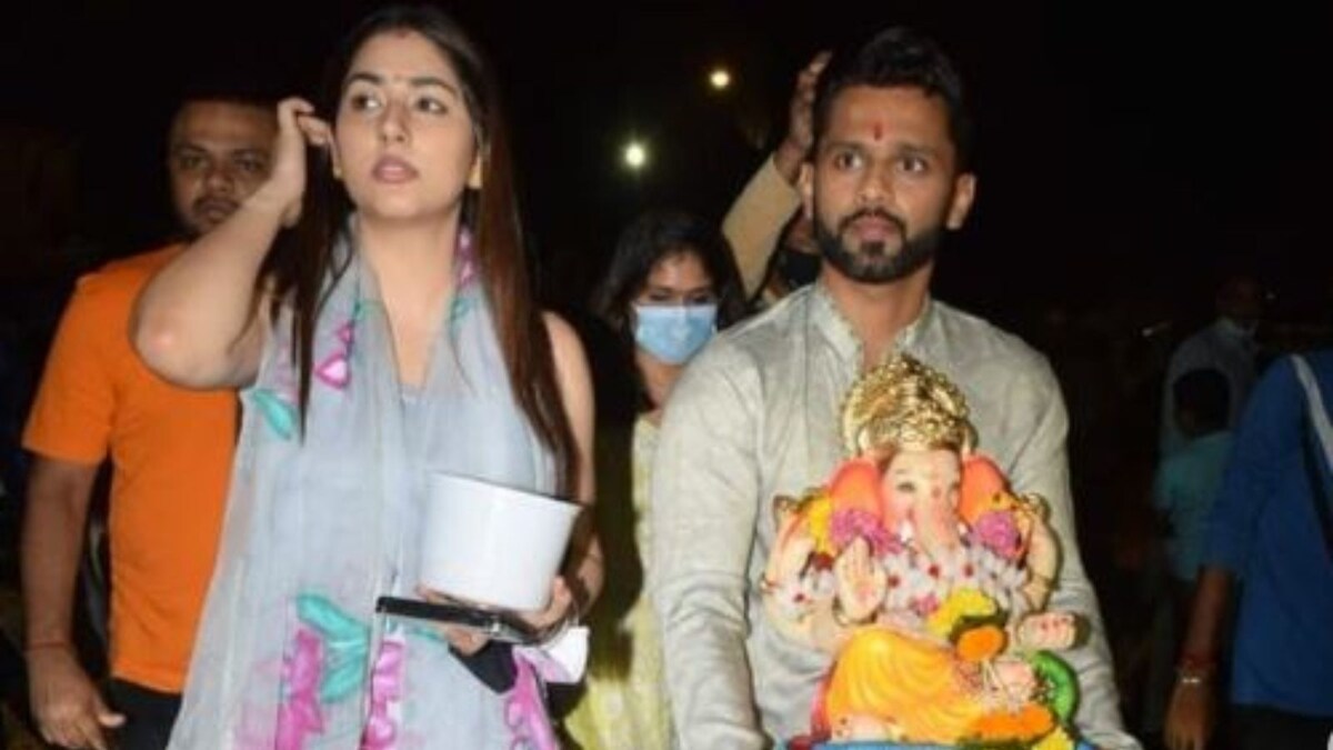 Rahul Vaidya and Disha Parmar Bid Adieu to Ganpati Bappa Amid Their Busy Schedule