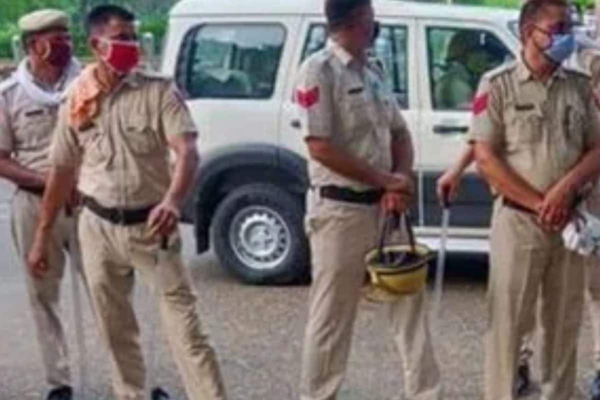 Rajsthan Police Girl Xxx - Rajasthan Cops' Sex Scandal: Major Penalty Recommended Against DSP, Woman  Constable - News18