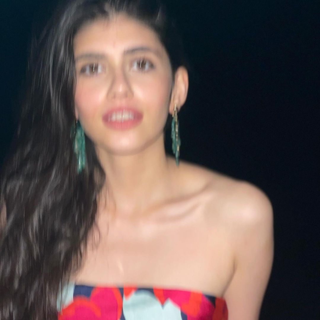 Sanjana Sanghi made her debut as leading actress with Dil Bechara   opposite Sushant Singh Rajput.