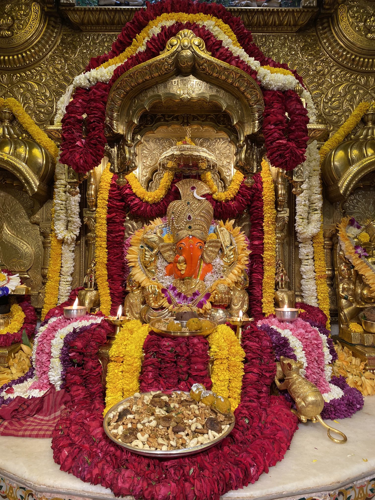 Siddhivinayak Ganpati Idol Live Darshan Click Here to Join Ongoing