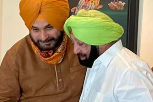 Navjot Singh Sidhu and Capt Amarinder Singh. (Image: Punjab News18)