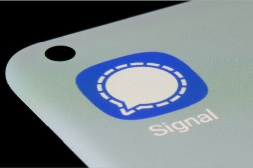 Signal went down for many users this morning.  (image credit: Reuters)