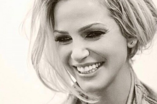 Singer Sarah Harding died on Sunday after a battle with cancer.