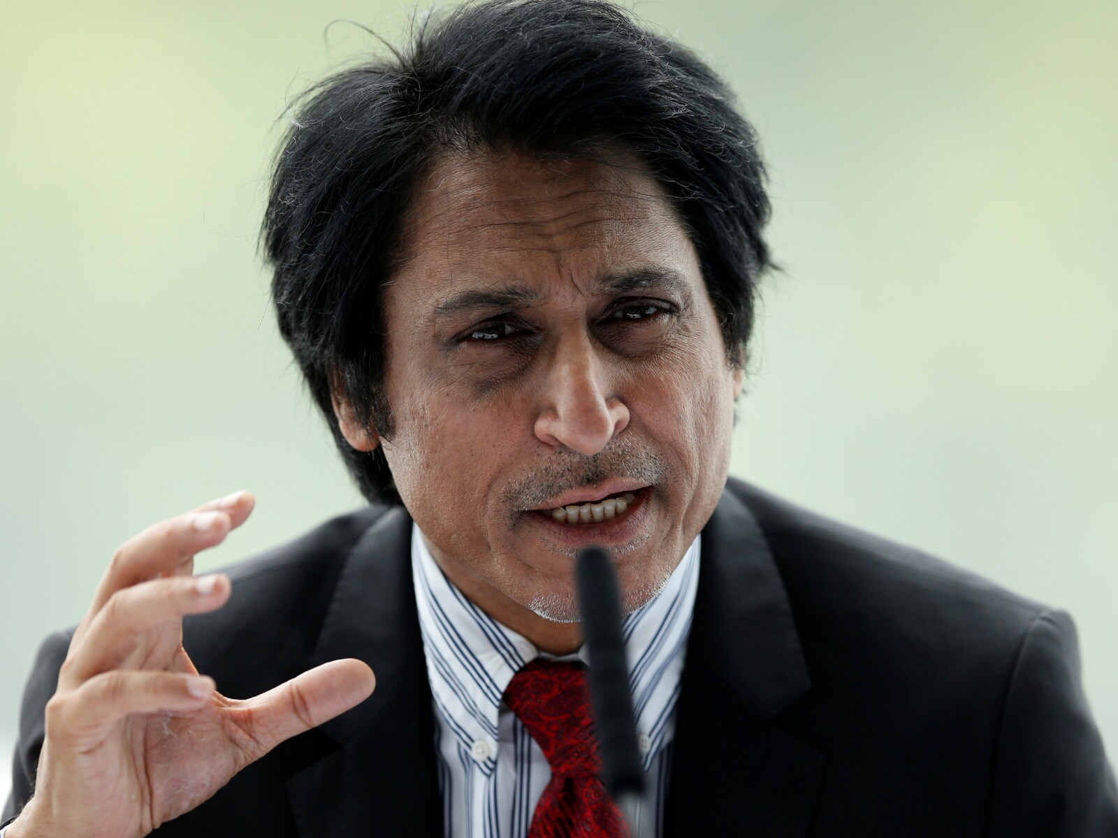 no-salary-but-other-benefits-mohammad-amir-counters-ramiz-raja-s-claim-of-not-taking-salary-as-pcb-chairman