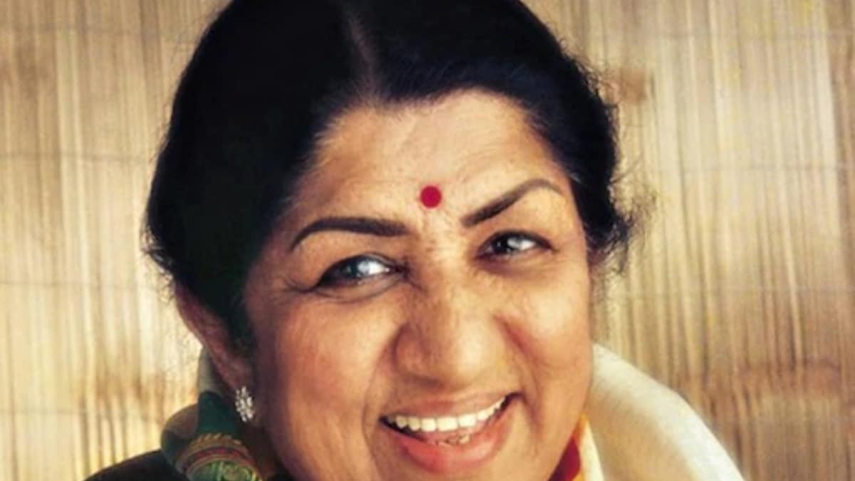 Lata Mangeshkar in ICU at Mumbai's Breach Candy Hospital After Contracting Covid-19, Has Pneumonia